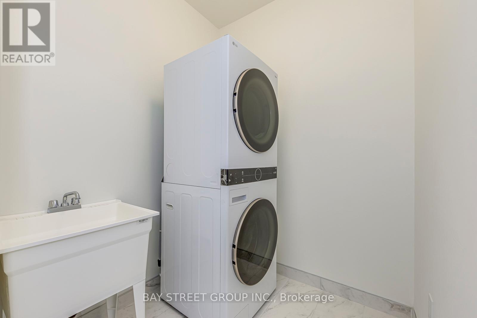 3431 Preserve Drive, Oakville, Ontario  L6M 5S1 - Photo 46 - W12775400