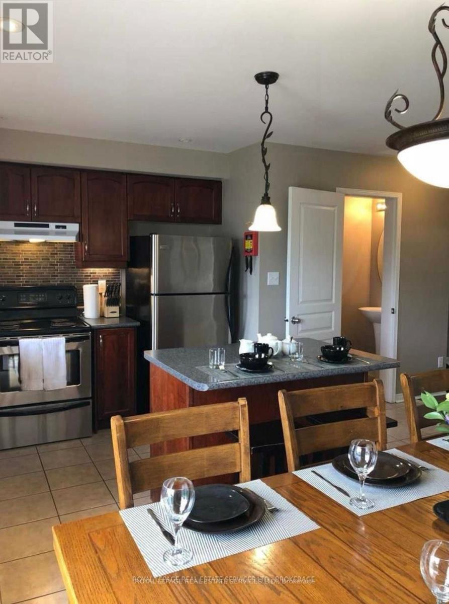 2353 Saddlecreek Crescent, Oakville, Ontario  L6M 5J7 - Photo 5 - W12775408