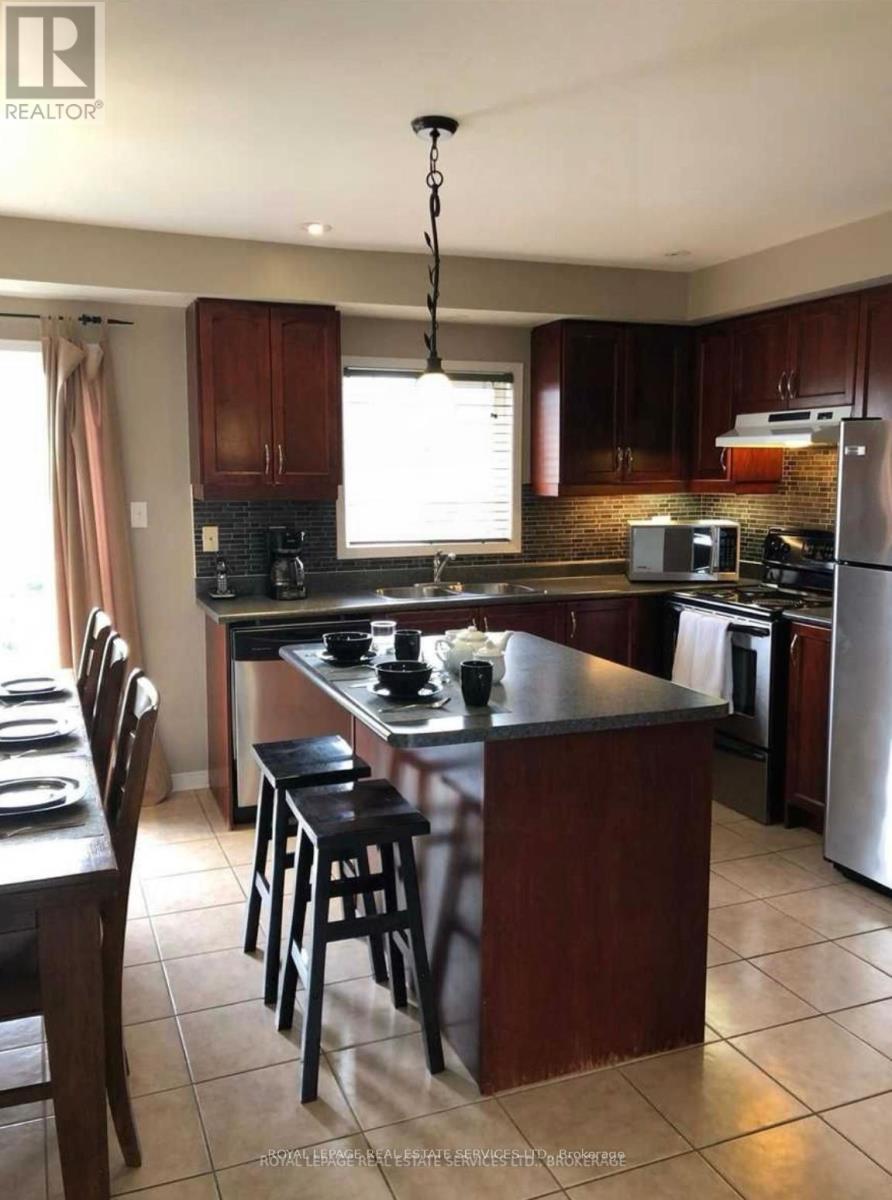 2353 Saddlecreek Crescent, Oakville, Ontario  L6M 5J7 - Photo 6 - W12775408