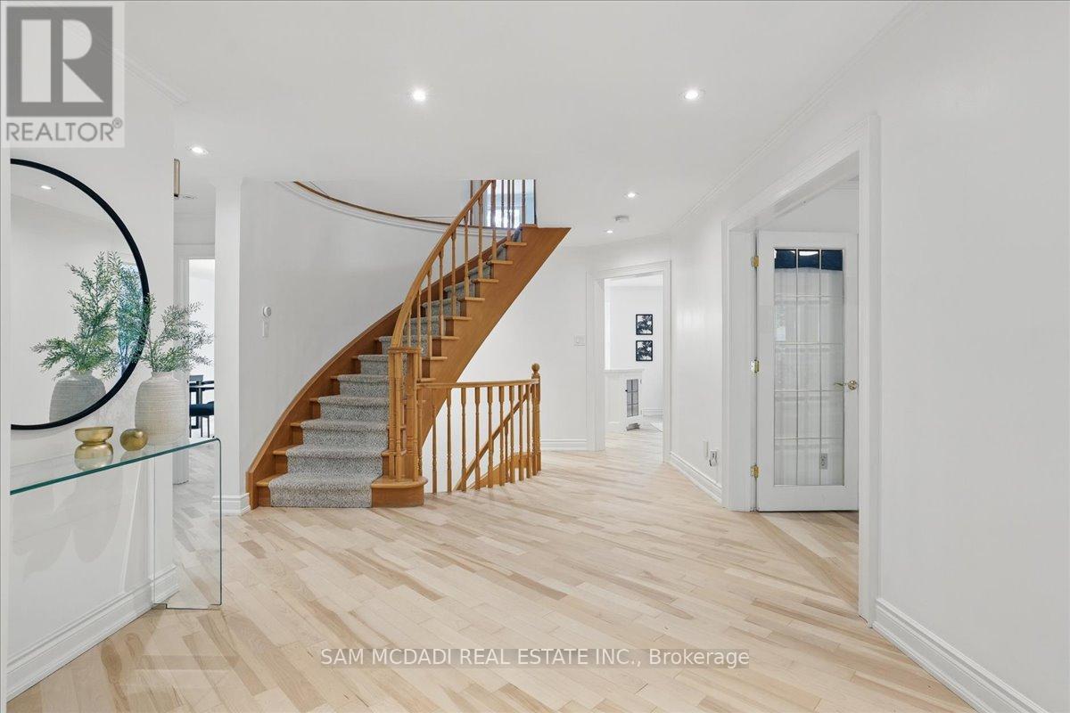 1713 Pengilley Place, Mississauga, Ontario  L5J 4R8 - Photo 7 - W12775412