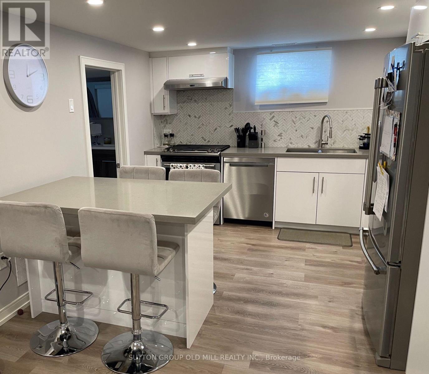 Lower - 79 Barrhead Crescent, Toronto, Ontario  M9W 3Z8 - Photo 2 - W12775436