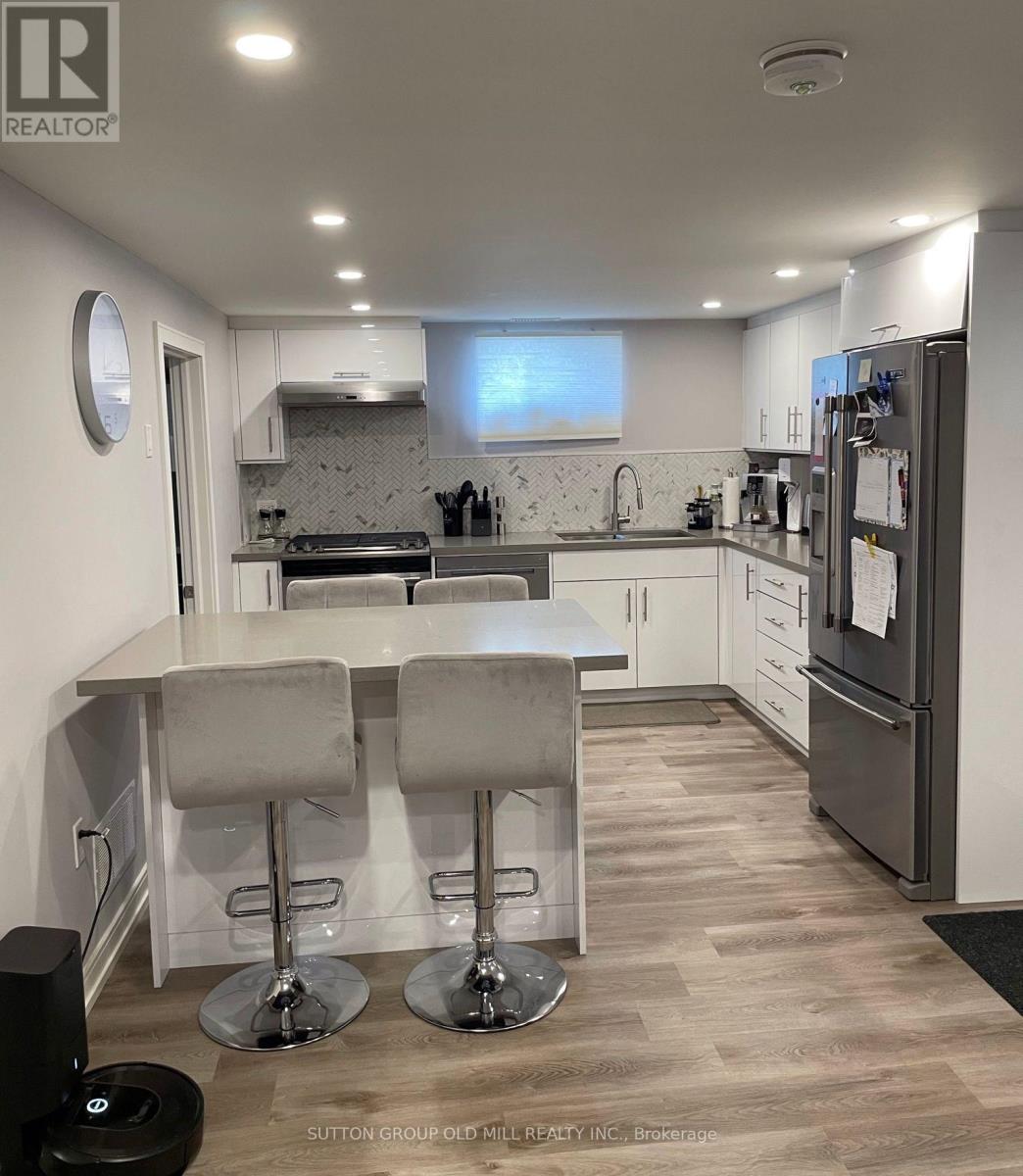 Lower - 79 Barrhead Crescent, Toronto, Ontario  M9W 3Z8 - Photo 3 - W12775436