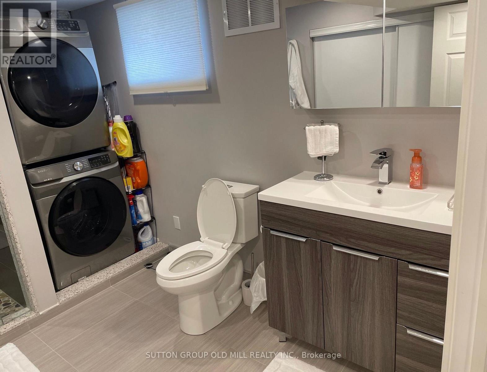 Lower - 79 Barrhead Crescent, Toronto, Ontario  M9W 3Z8 - Photo 9 - W12775436