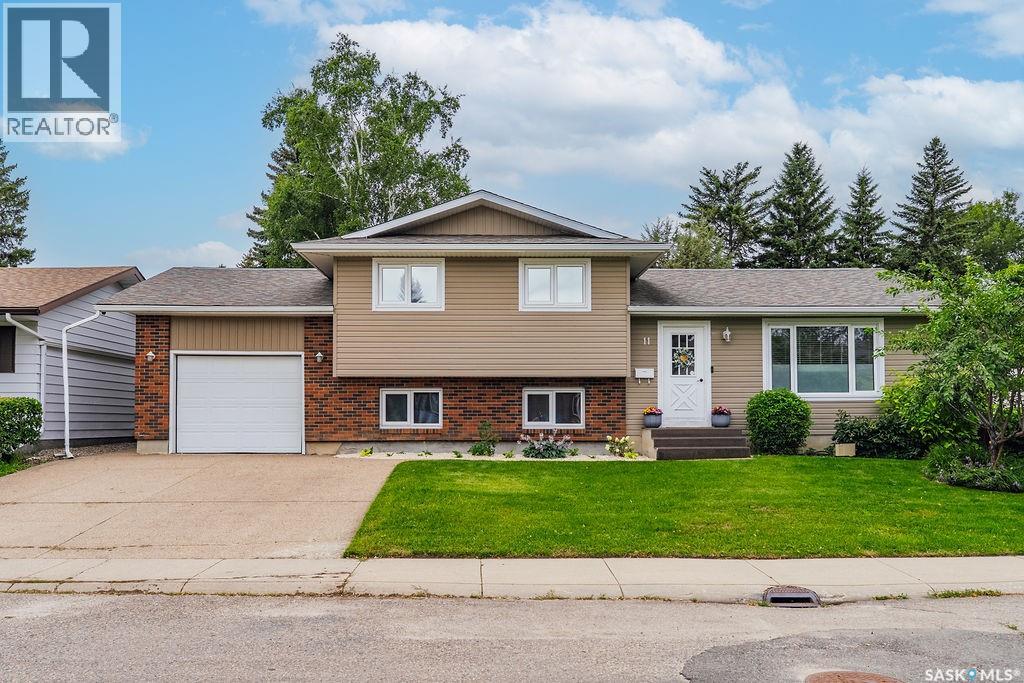 11 Schwager Crescent, Saskatoon, Saskatchewan  S7H 5C1 - Photo 2 - SK028252