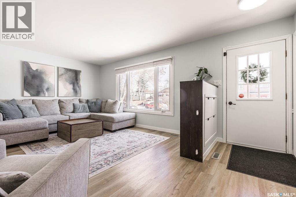 11 Schwager Crescent, Saskatoon, Saskatchewan  S7H 5C1 - Photo 5 - SK028252