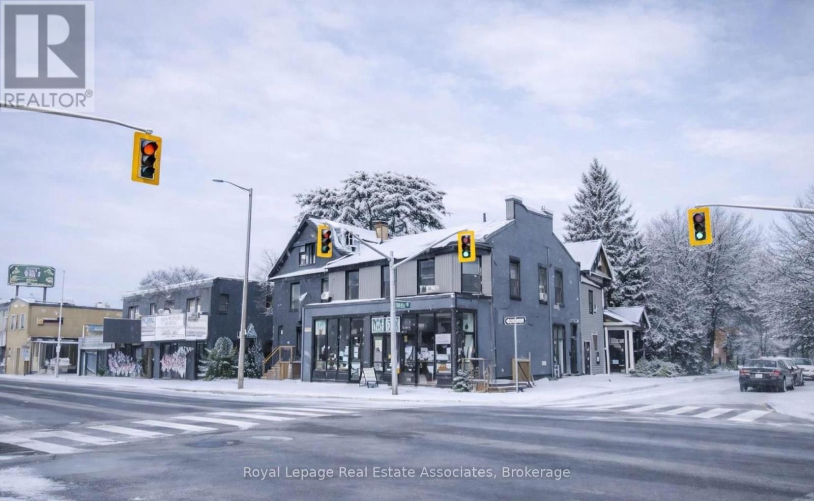 428 King Street W, Hamilton, Ontario  L8P 1B7 - Photo 2 - X12775162