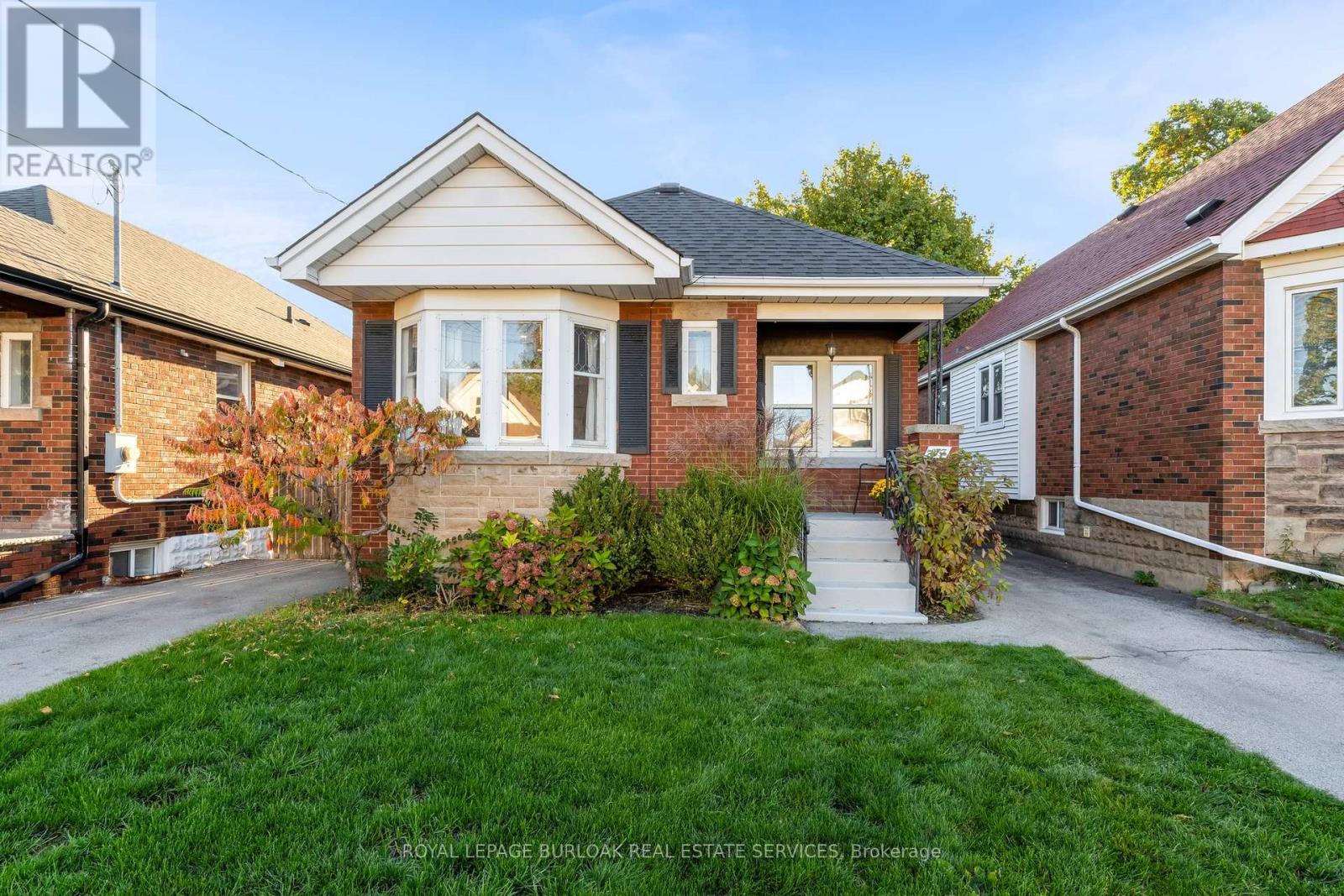 177 Houghton Avenue S, Hamilton, Ontario  L8K 2N1 - Photo 2 - X12775190