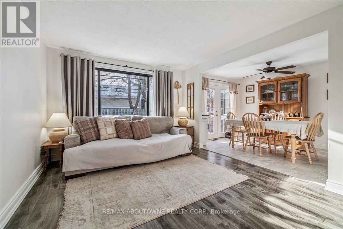 11 Macteith Court, Cambridge, Ontario  N1R 8J1 - Photo 5 - X12775296