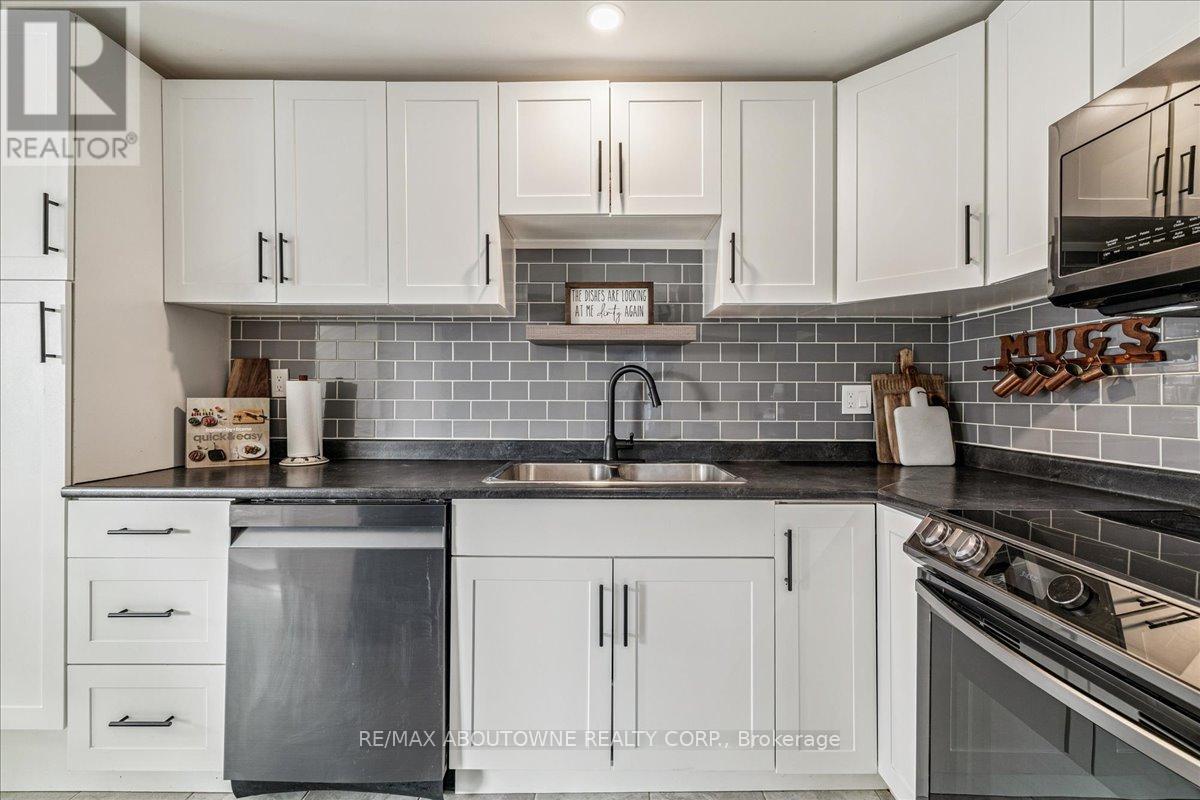 11 Macteith Court, Cambridge, Ontario  N1R 8J1 - Photo 9 - X12775296