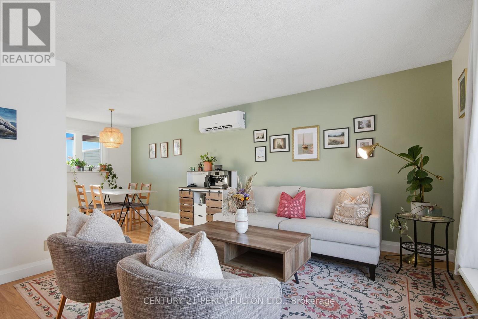 1 Peter Street, Quinte West, Ontario  K8V 6G6 - Photo 5 - X12775300