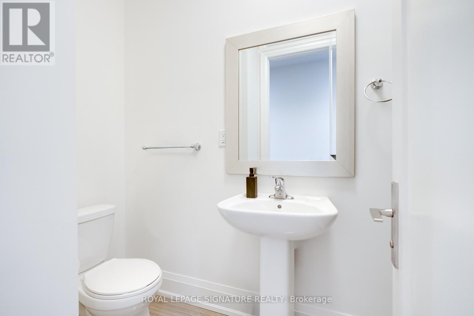 119b Hillside Avenue, Toronto, Ontario  M8V 1T3 - Photo 34 - W12740934