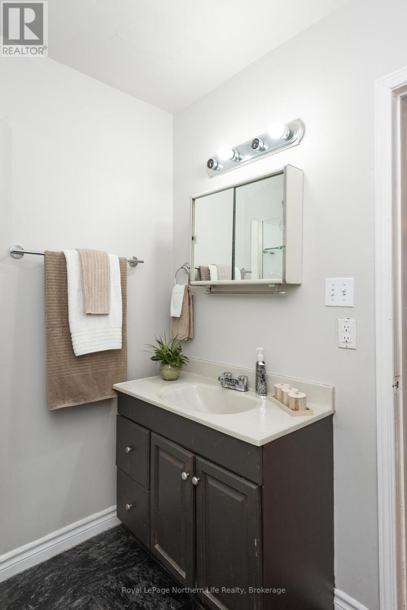 1631 Cholette Street, North Bay (Birchaven), Ontario  P1A 0B2 - Photo 16 - X12775522