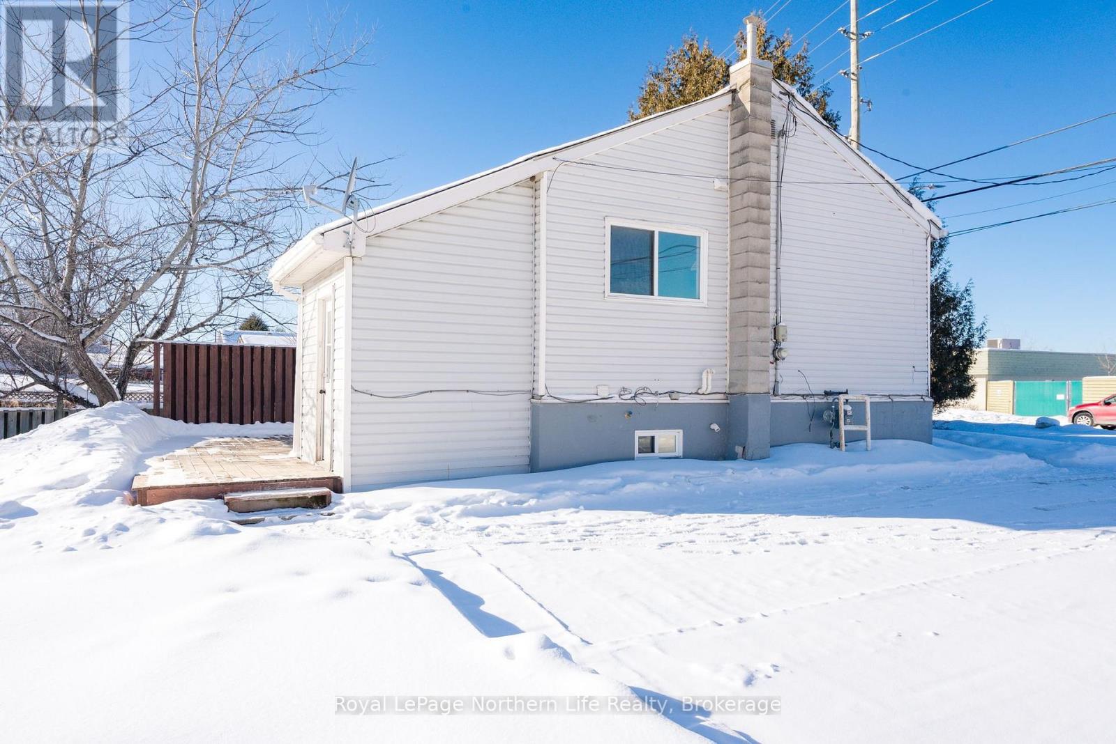 1631 Cholette Street, North Bay (Birchaven), Ontario  P1A 0B2 - Photo 3 - X12775522