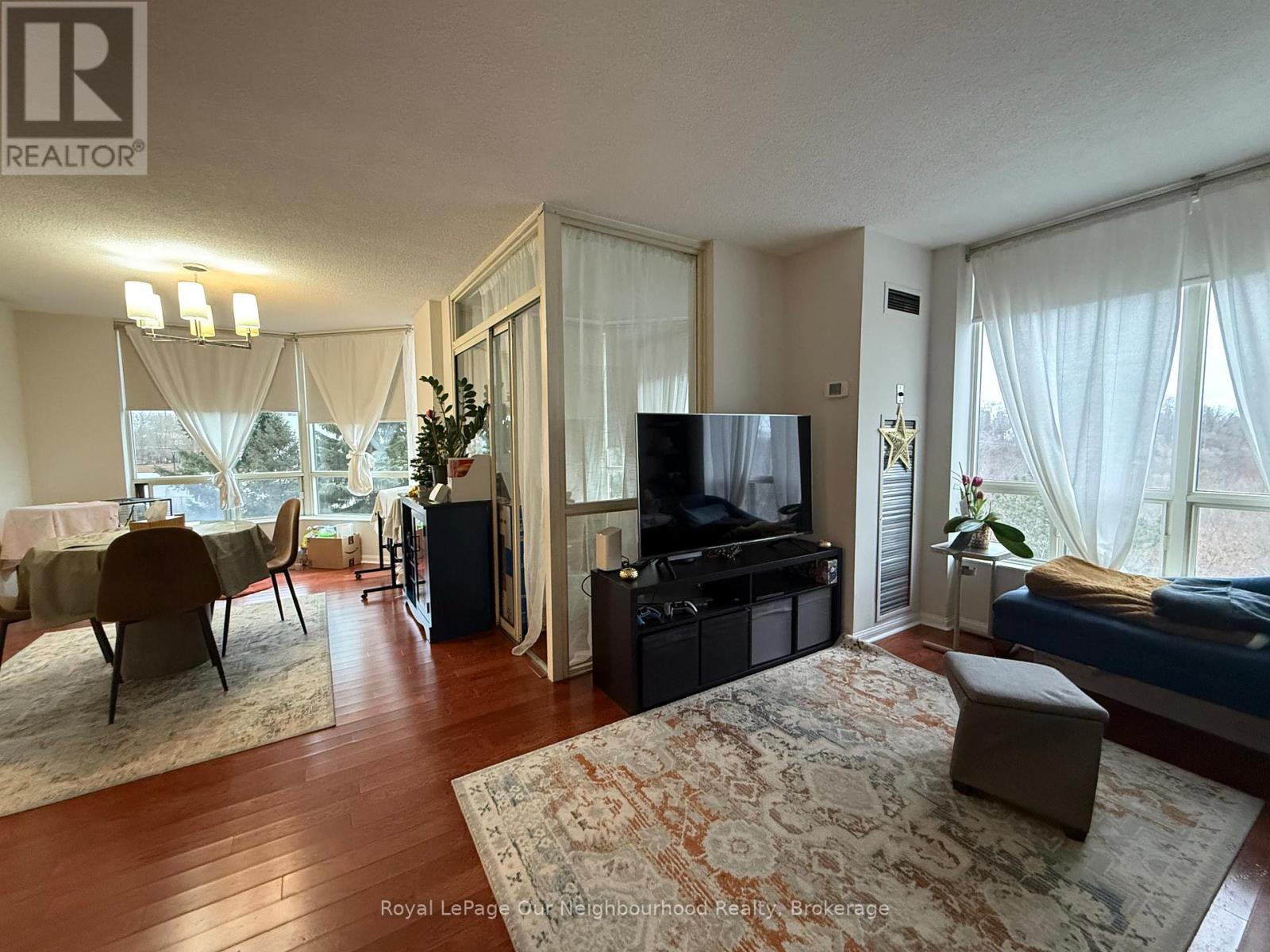 303 - 1 Hickory Tree Road, Toronto, Ontario  M9N 3W4 - Photo 5 - W12775528