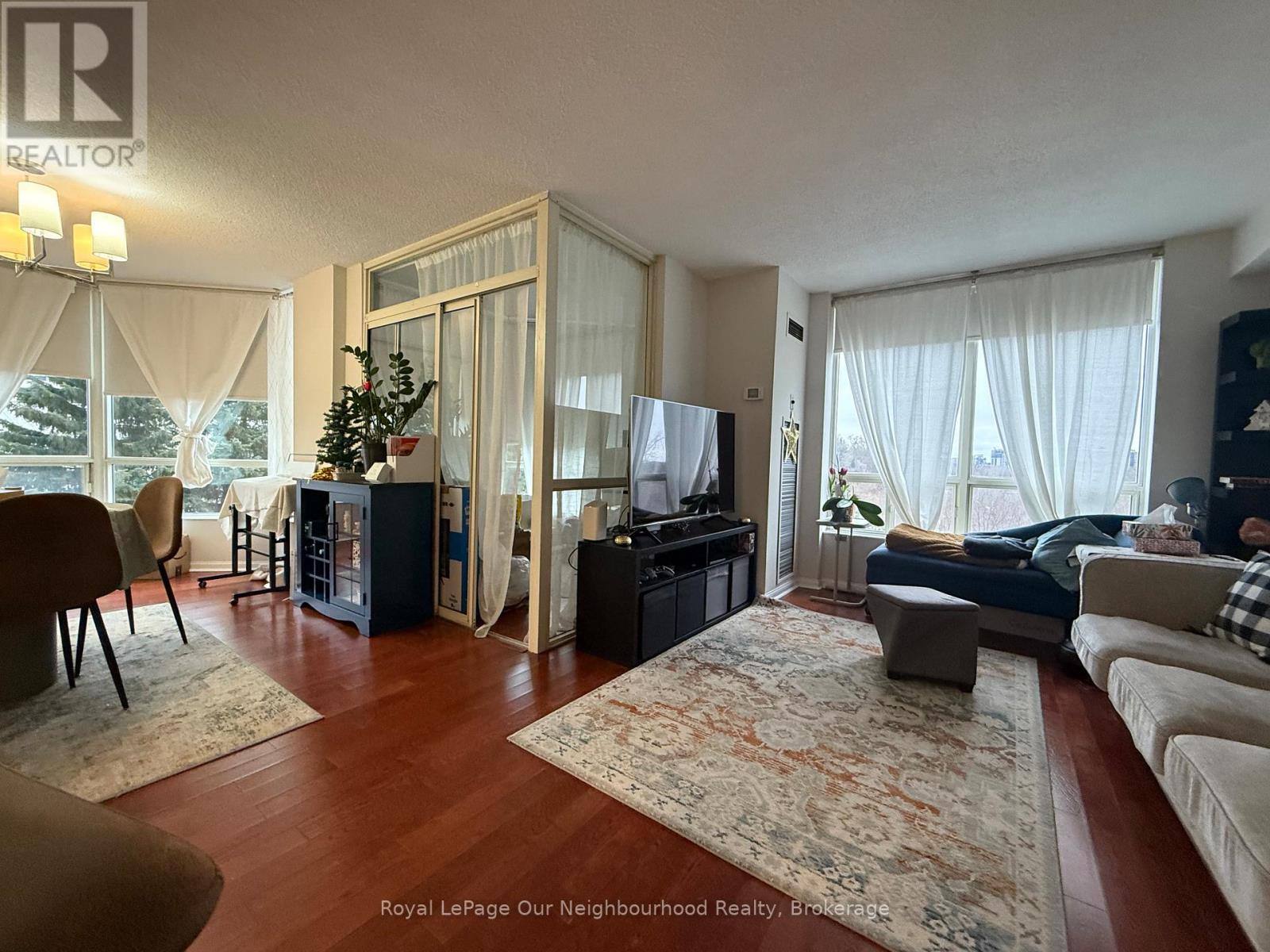 303 - 1 Hickory Tree Road, Toronto, Ontario  M9N 3W4 - Photo 6 - W12775528