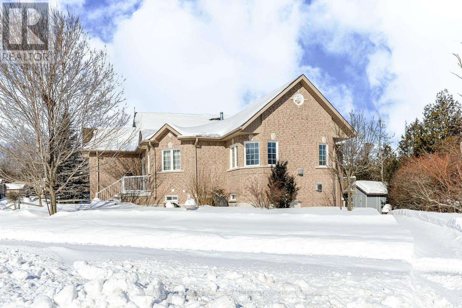 30 Brookside Street, Cavan Monaghan, Ontario L0A 1G0 - Photo 2 - X12775458