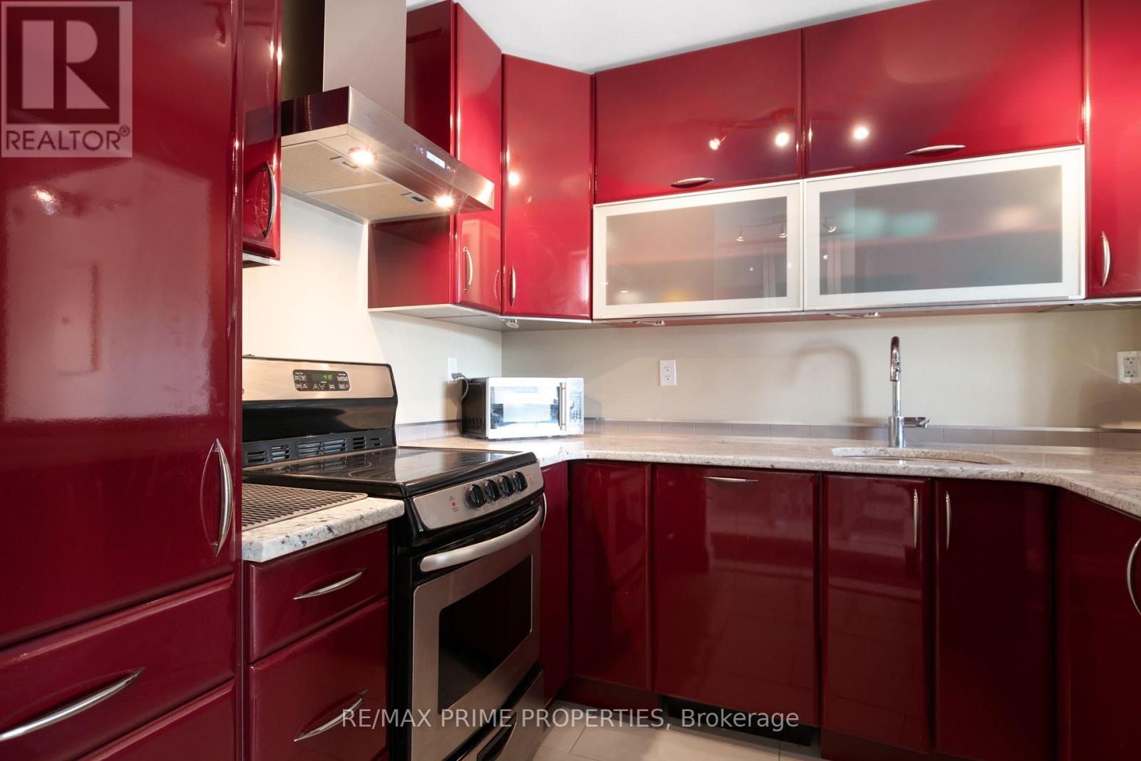 507 - 40 Landry Street, Ottawa, Ontario  K1L 8K4 - Photo 5 - X12775504