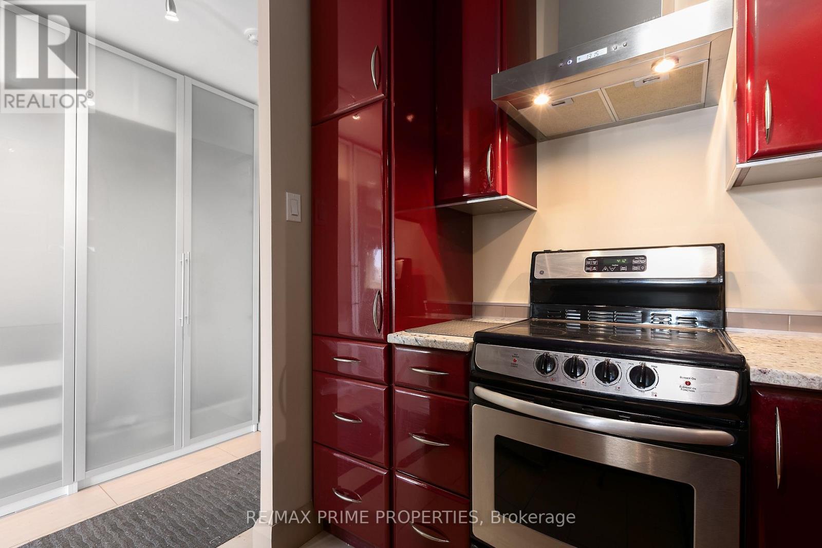 507 - 40 Landry Street, Ottawa, Ontario  K1L 8K4 - Photo 9 - X12775504