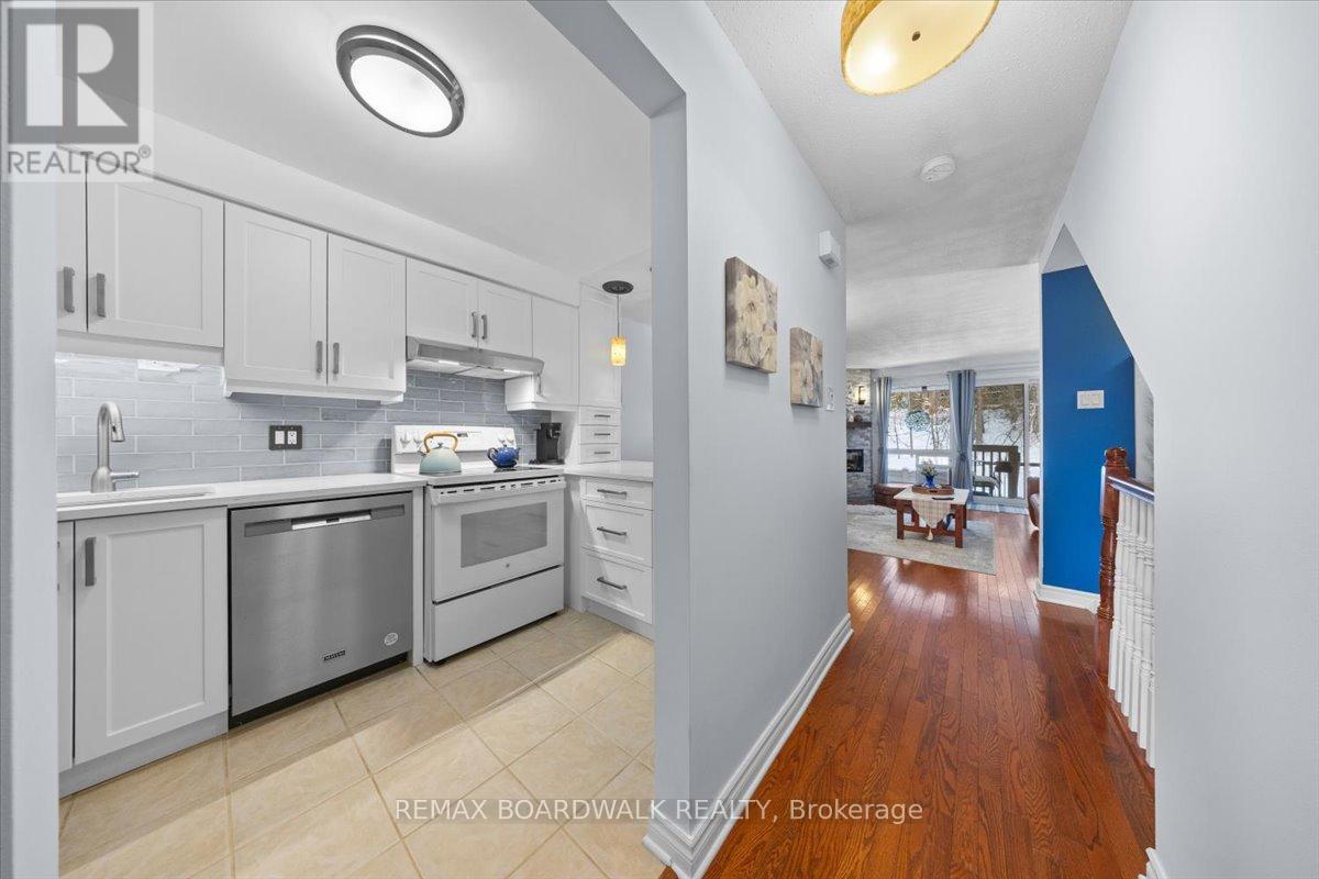 6623a - 6623 Bilberry Drive, Ottawa, Ontario  K1C 4N5 - Photo 5 - X12775520