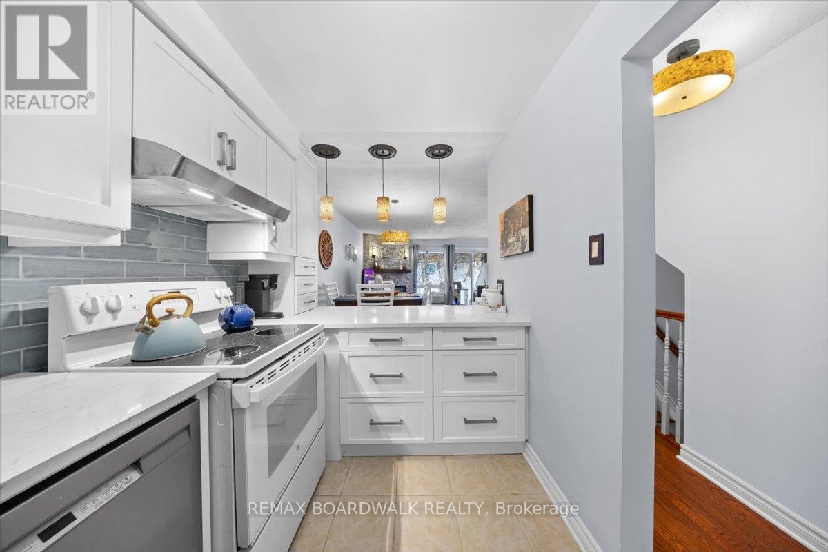 6623a - 6623 Bilberry Drive, Ottawa, Ontario  K1C 4N5 - Photo 7 - X12775520