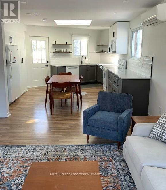 3 - 4 Fortieth Street, Toronto (Long Branch), Ontario  M8W 3M9 - Photo 2 - W12700296