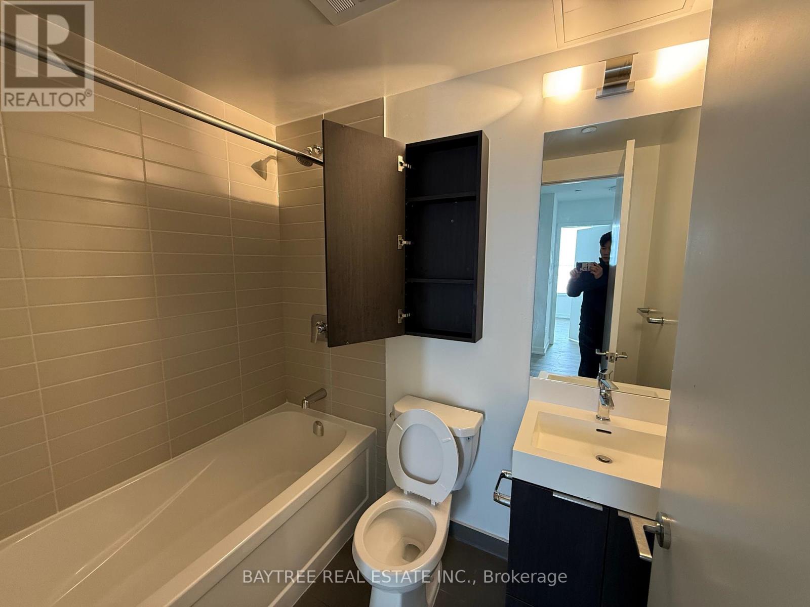 1106 - 3100 Keele Street, Toronto (Downsview-Roding-Cfb), Ontario  M3M 0E1 - Photo 9 - W12707586