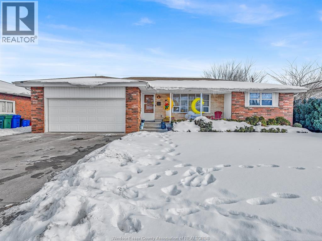 MLS# 26002958: 2450 MCKAY AVENUE, Windsor, Canada