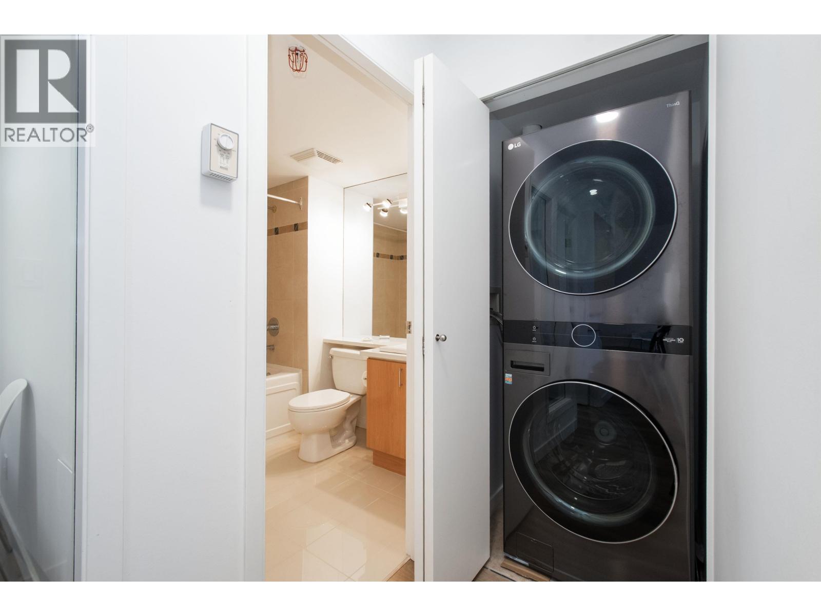 Listing Picture 22 of 33 : 2105 193 AQUARIUS MEWS, Vancouver / 溫哥華 - 魯藝地產 Yvonne Lu Group - MLS Medallion Club Member