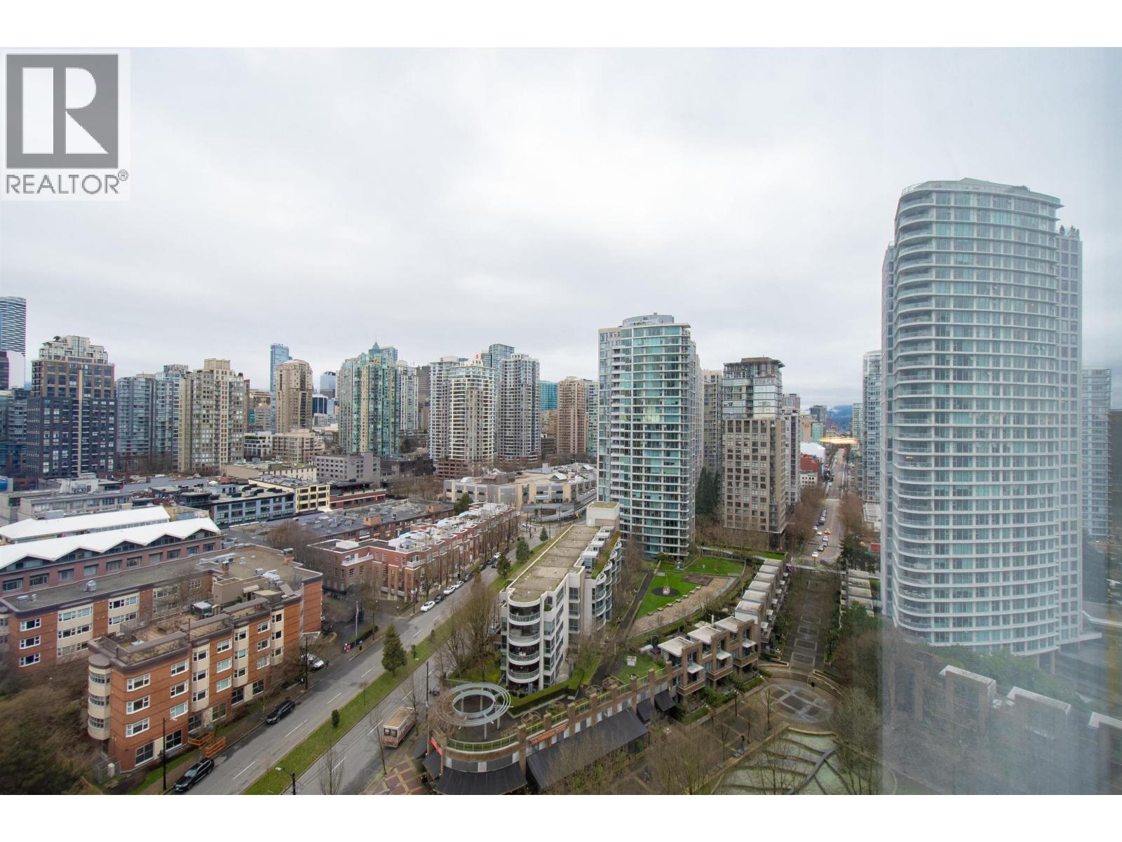 Listing Picture 23 of 33 : 2105 193 AQUARIUS MEWS, Vancouver / 溫哥華 - 魯藝地產 Yvonne Lu Group - MLS Medallion Club Member