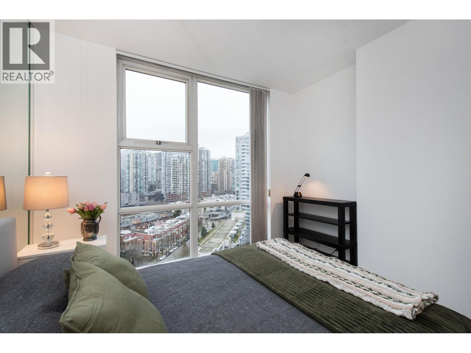 Listing Picture 19 of 33 : 2105 193 AQUARIUS MEWS, Vancouver / 溫哥華 - 魯藝地產 Yvonne Lu Group - MLS Medallion Club Member