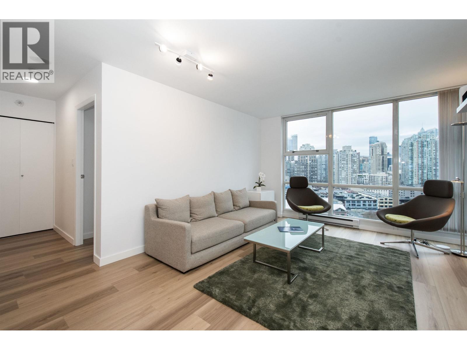 Listing Picture 8 of 33 : 2105 193 AQUARIUS MEWS, Vancouver / 溫哥華 - 魯藝地產 Yvonne Lu Group - MLS Medallion Club Member