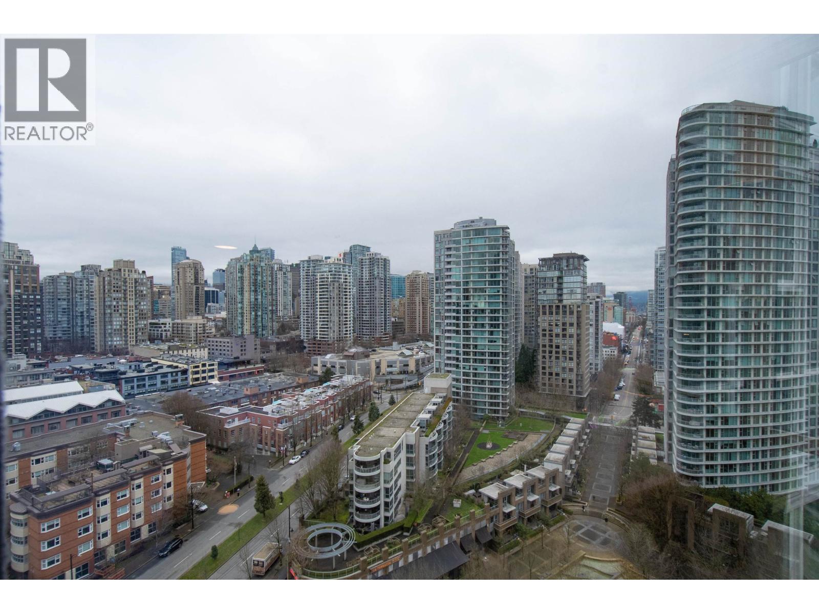 Listing Picture 9 of 33 : 2105 193 AQUARIUS MEWS, Vancouver / 溫哥華 - 魯藝地產 Yvonne Lu Group - MLS Medallion Club Member