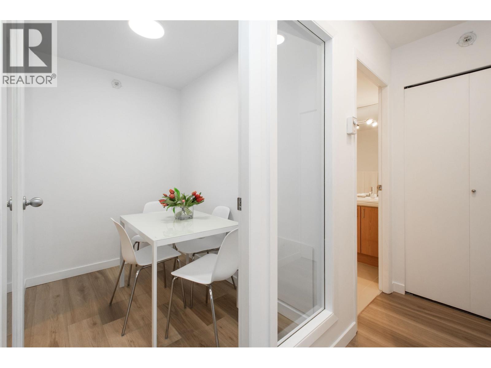 Listing Picture 16 of 33 : 2105 193 AQUARIUS MEWS, Vancouver / 溫哥華 - 魯藝地產 Yvonne Lu Group - MLS Medallion Club Member