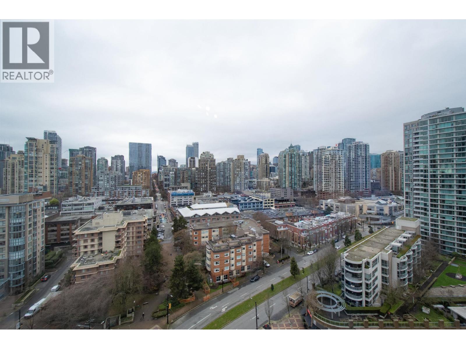 Listing Picture 20 of 33 : 2105 193 AQUARIUS MEWS, Vancouver / 溫哥華 - 魯藝地產 Yvonne Lu Group - MLS Medallion Club Member
