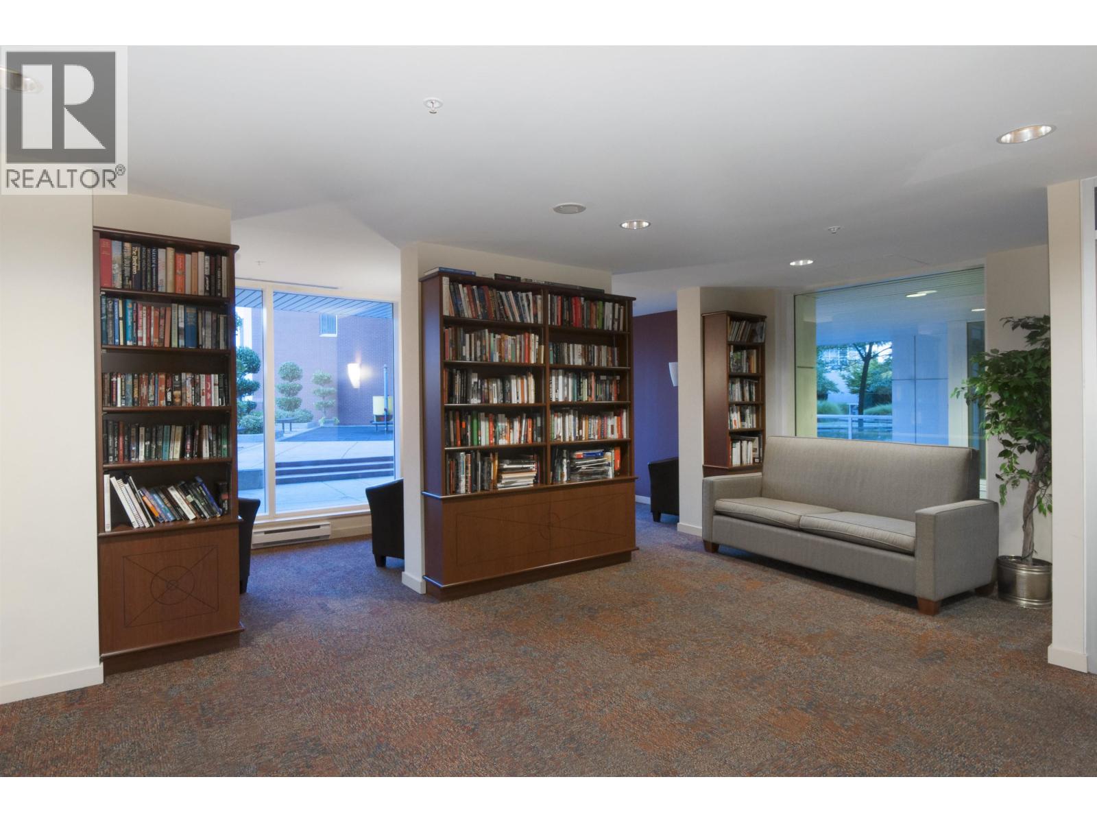 Listing Picture 28 of 33 : 2105 193 AQUARIUS MEWS, Vancouver / 溫哥華 - 魯藝地產 Yvonne Lu Group - MLS Medallion Club Member