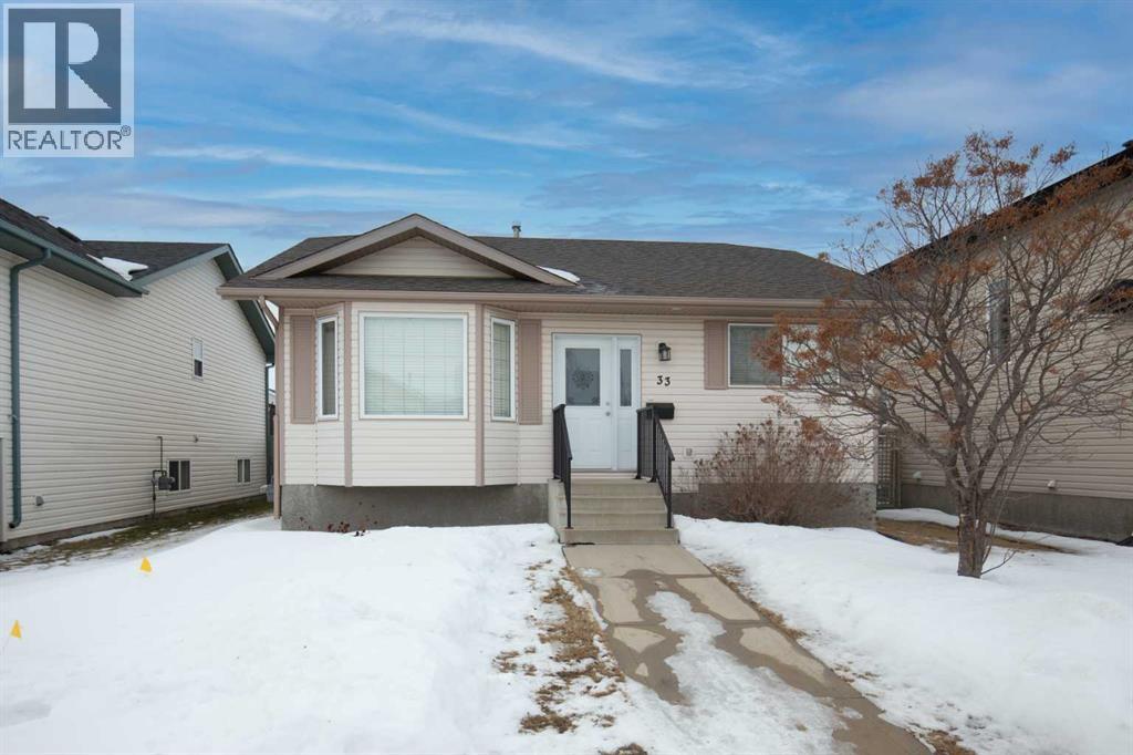33 Duckering Close, Red Deer, Alberta  T4R 2Z3 - Photo 1 - A2284742