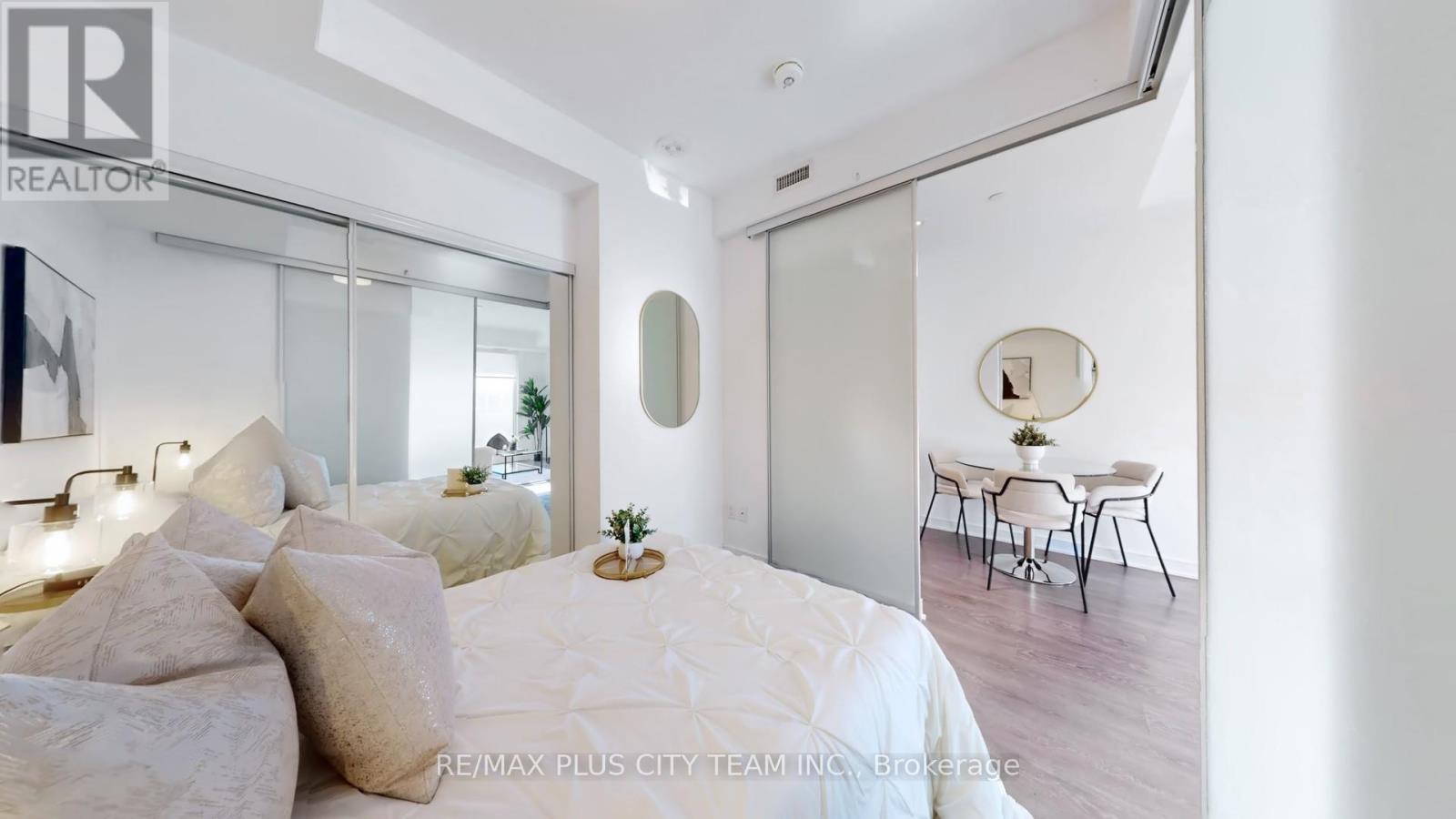 405 - 60 Tannery Road, Toronto, Ontario  M5A 0S8 - Photo 14 - C12775490