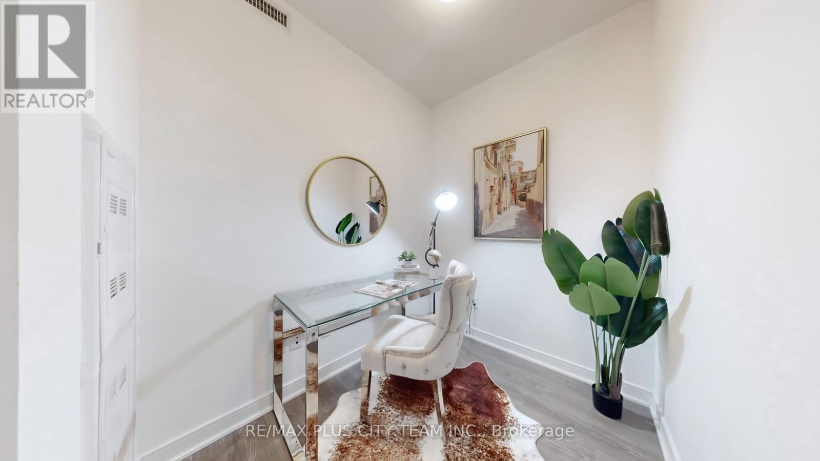 405 - 60 Tannery Road, Toronto, Ontario  M5A 0S8 - Photo 15 - C12775490