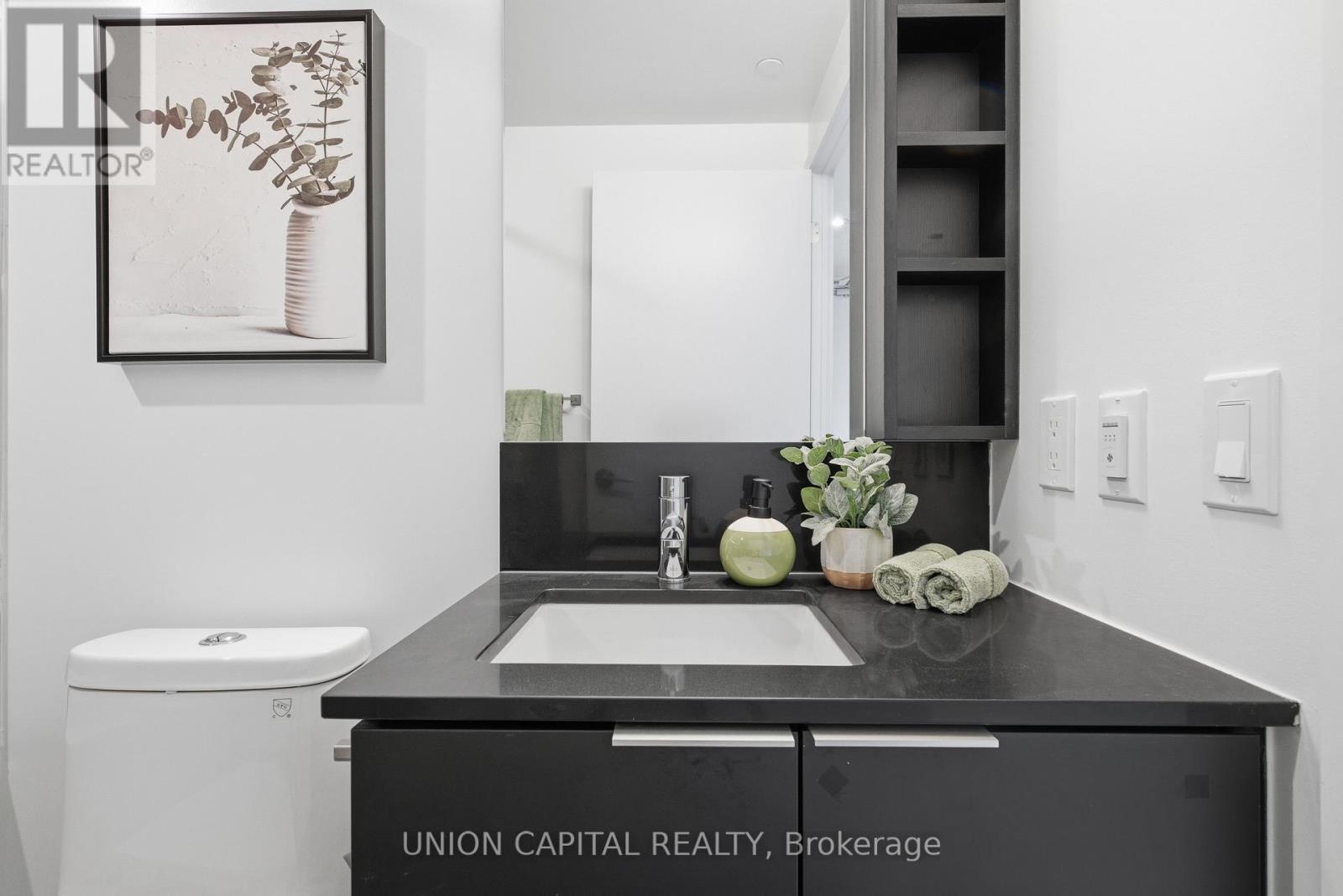 1509 - 8 Wellesley Street W, Toronto, Ontario  M4Y 0J5 - Photo 12 - C12775510