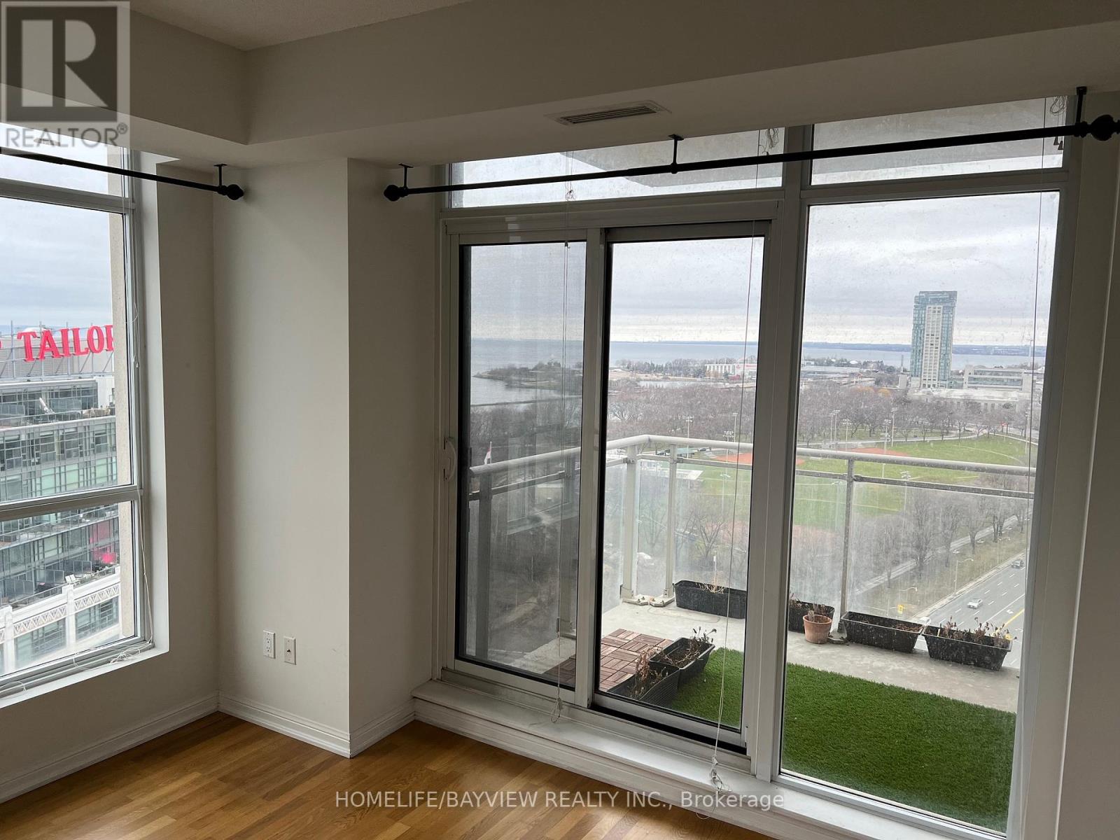 1803 - 21 Grand Magazine Street, Toronto, Ontario  M5V 1B5 - Photo 9 - C12775526