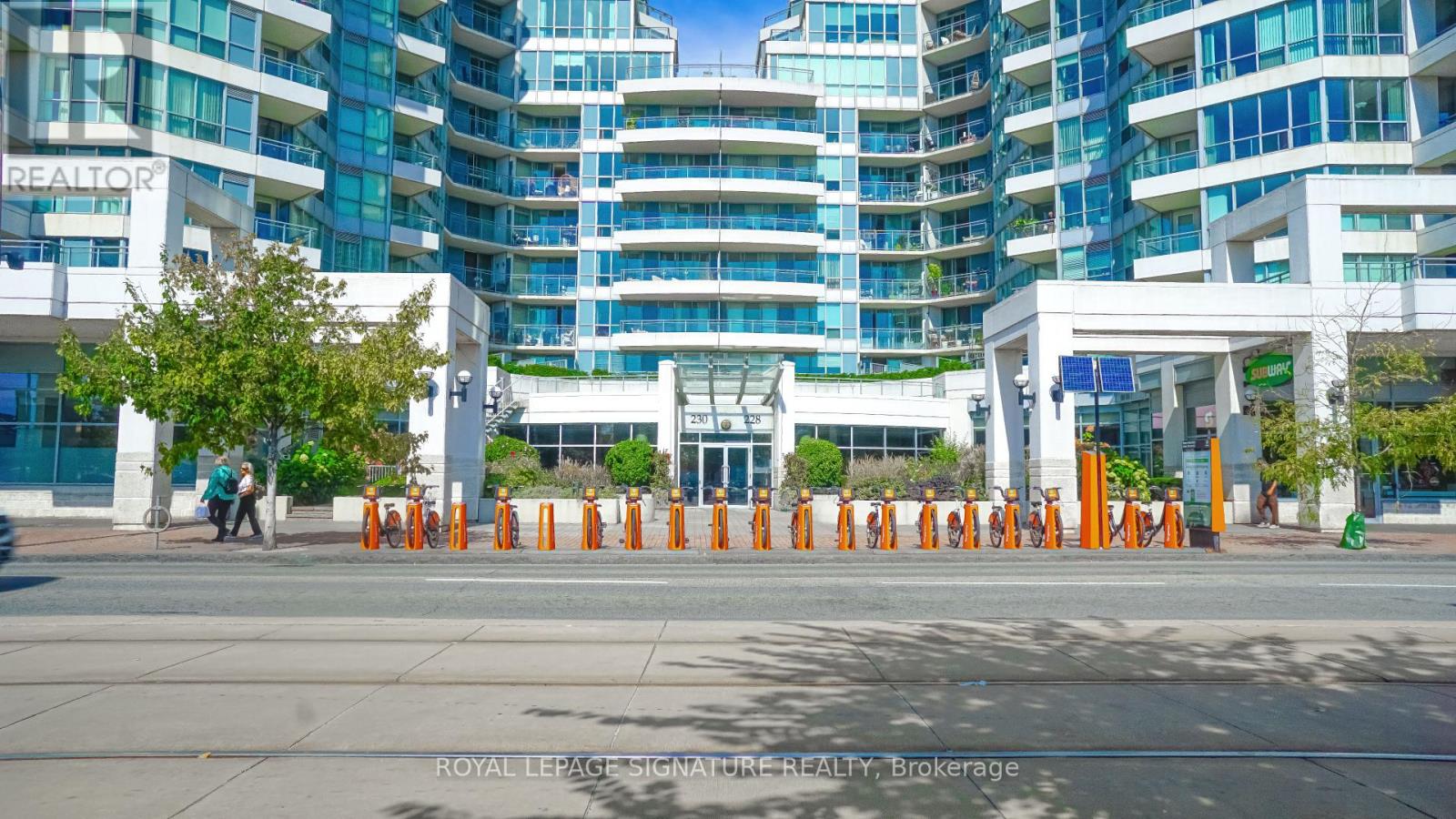 1726 - 230 Queens Quay W, Toronto, Ontario  M5J 2Y7 - Photo 3 - C12775552