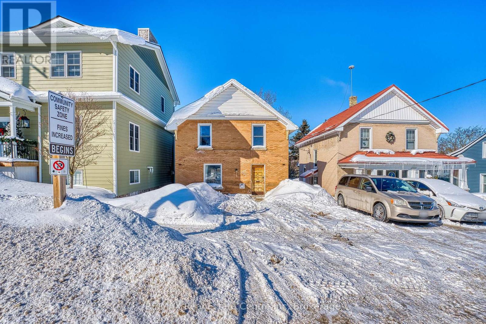 34 WELLINGTON STREET, Mapleton, Ontario