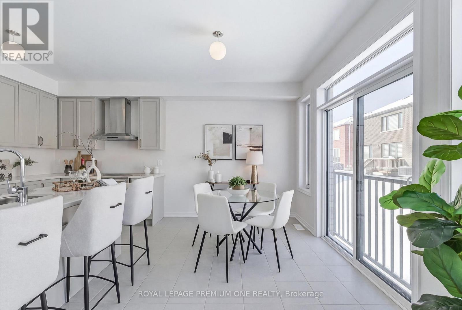 735 Apple Terrace, Milton (Cb Cobban), Ontario  L9T 7E7 - Photo 16 - W12590632