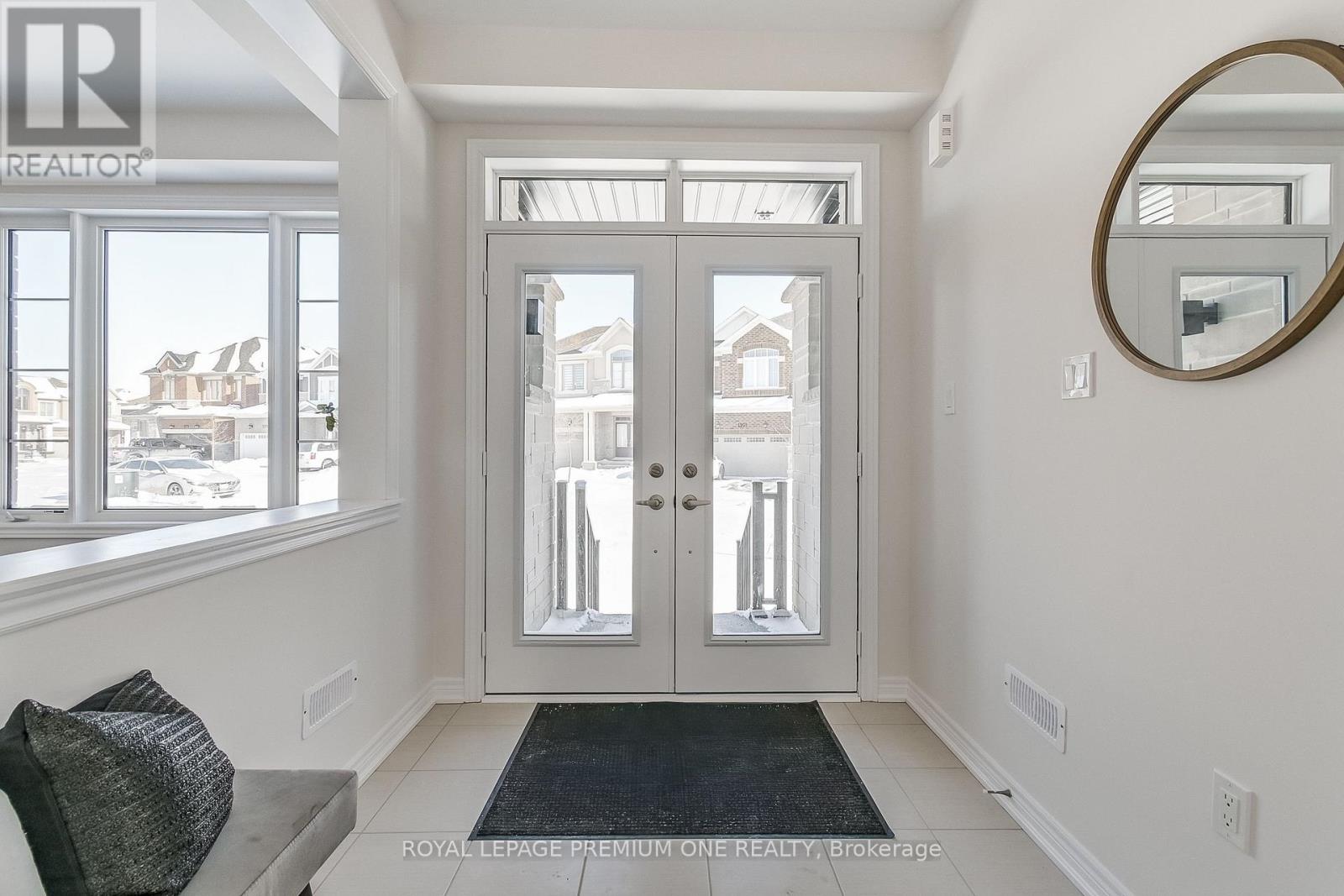 735 Apple Terrace, Milton (Cb Cobban), Ontario  L9T 7E7 - Photo 4 - W12590632