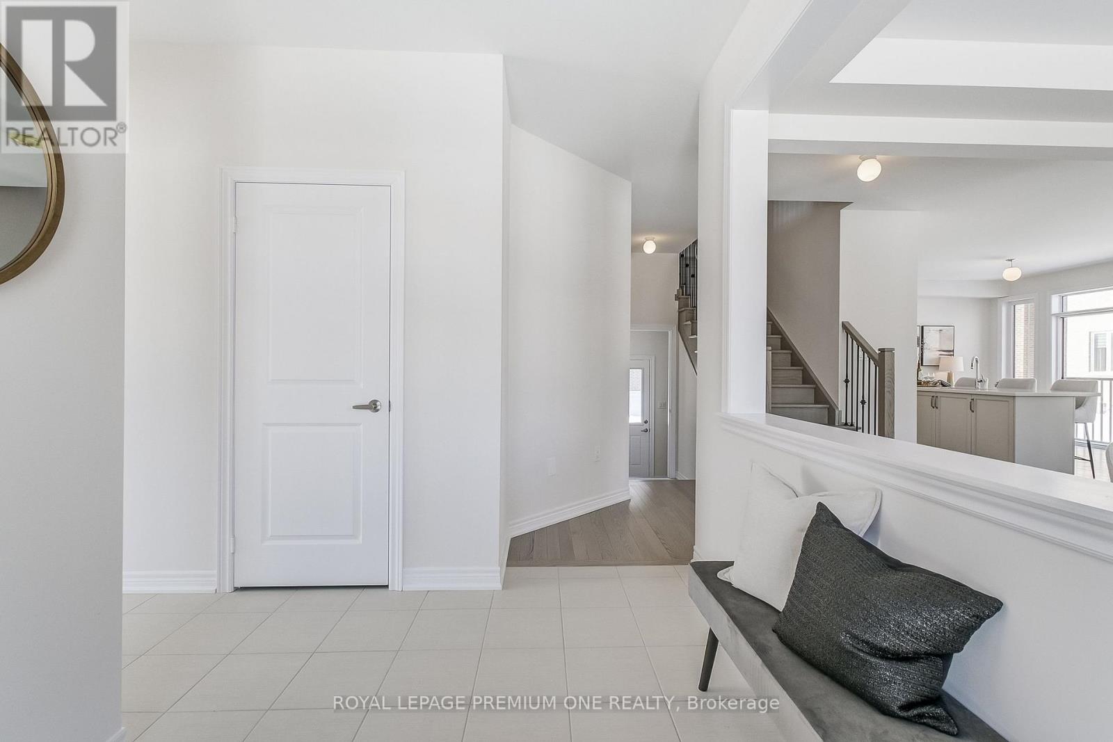 735 Apple Terrace, Milton (Cb Cobban), Ontario  L9T 7E7 - Photo 5 - W12590632