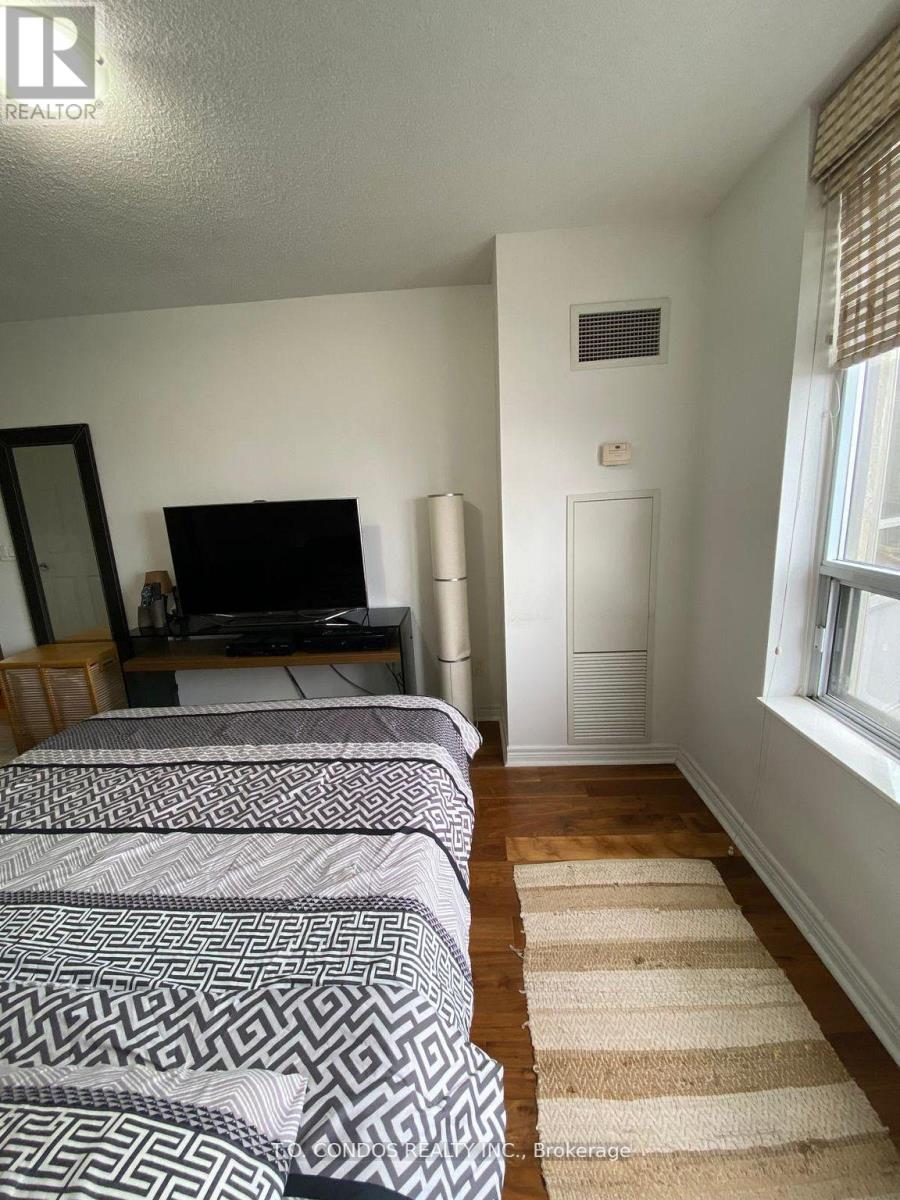 1802 - 310 Burnhamthorpe Road W, Mississauga, Ontario  L5B 4P9 - Photo 16 - W12773980