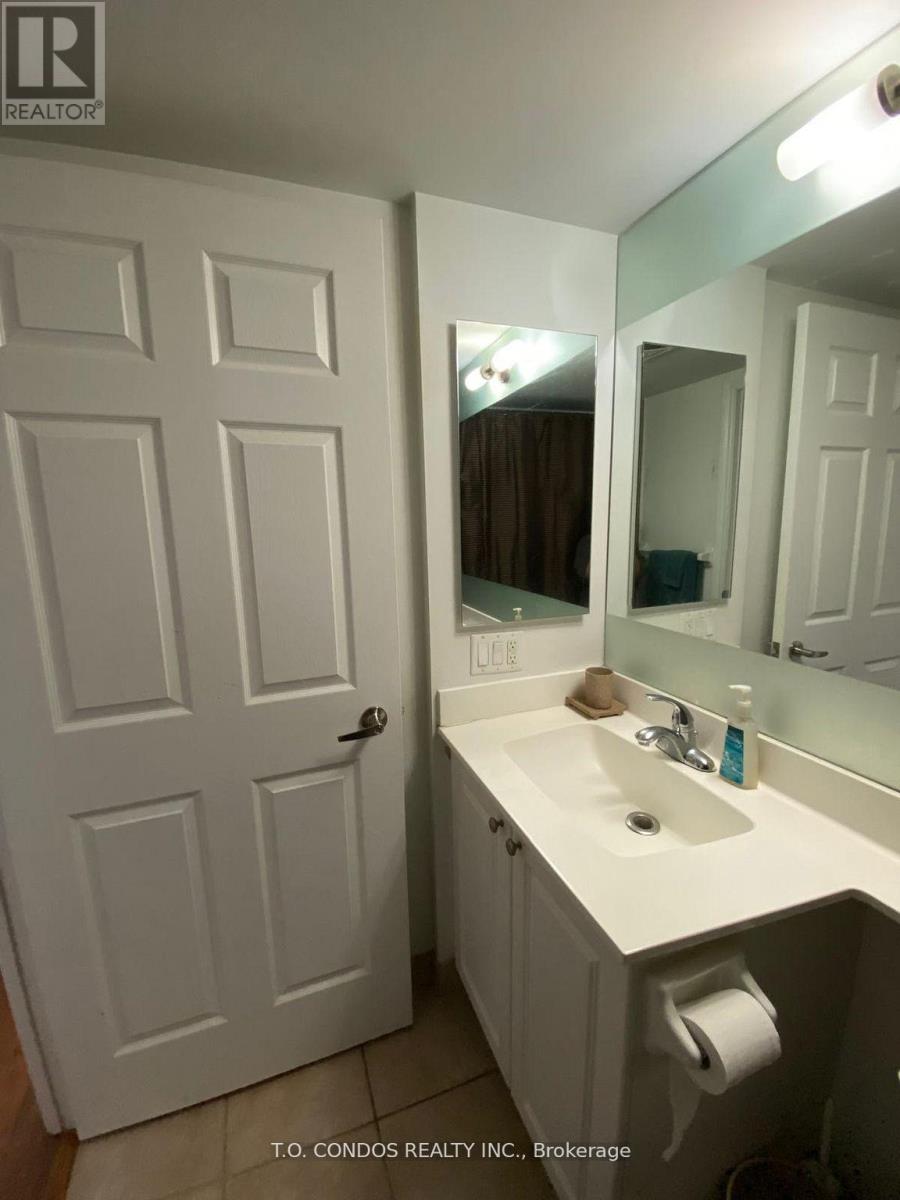 1802 - 310 Burnhamthorpe Road W, Mississauga, Ontario  L5B 4P9 - Photo 18 - W12773980