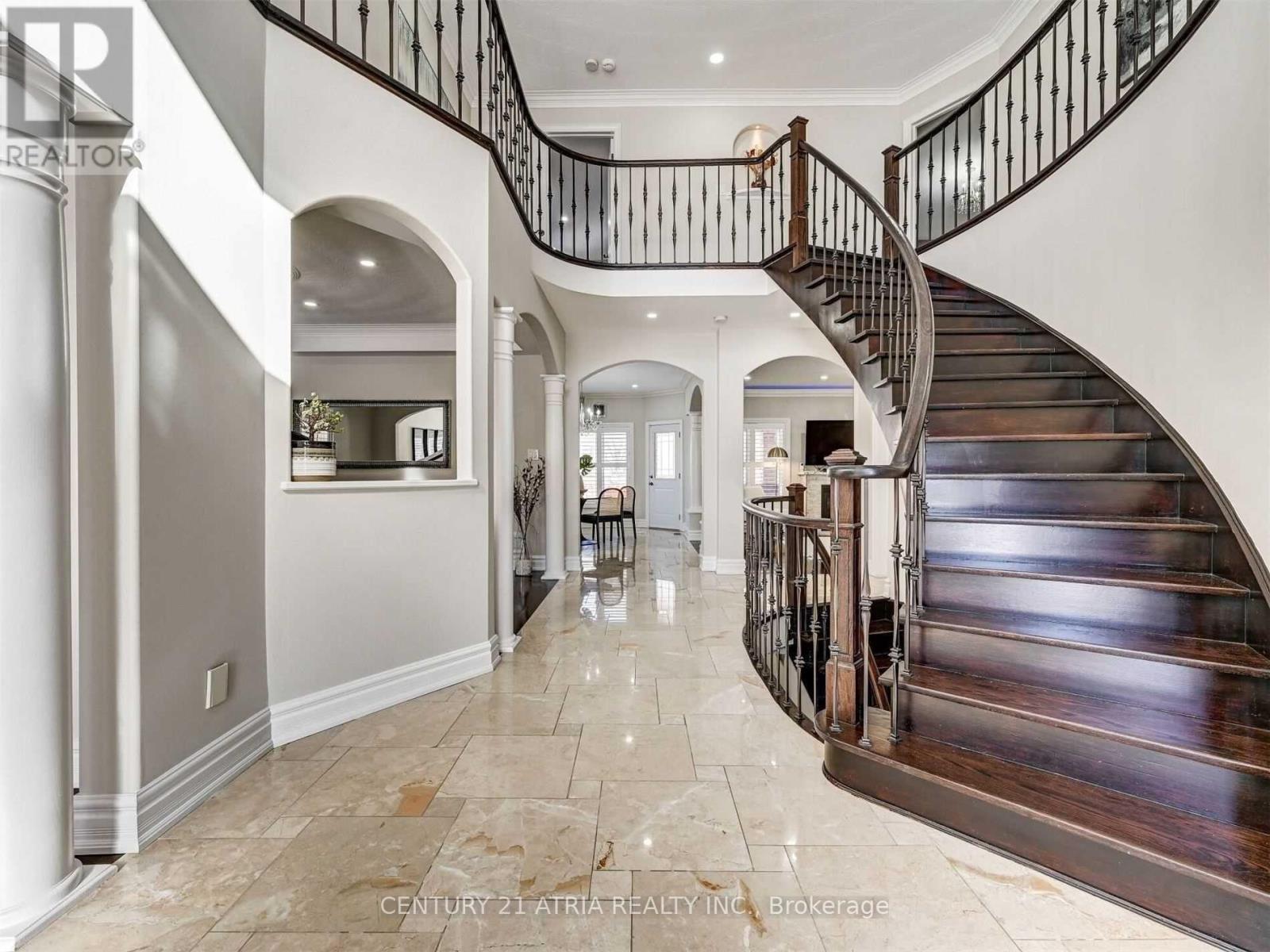 54 Grey Alder Avenue, Richmond Hill, Ontario  L4B 3R5 - Photo 3 - N12775534