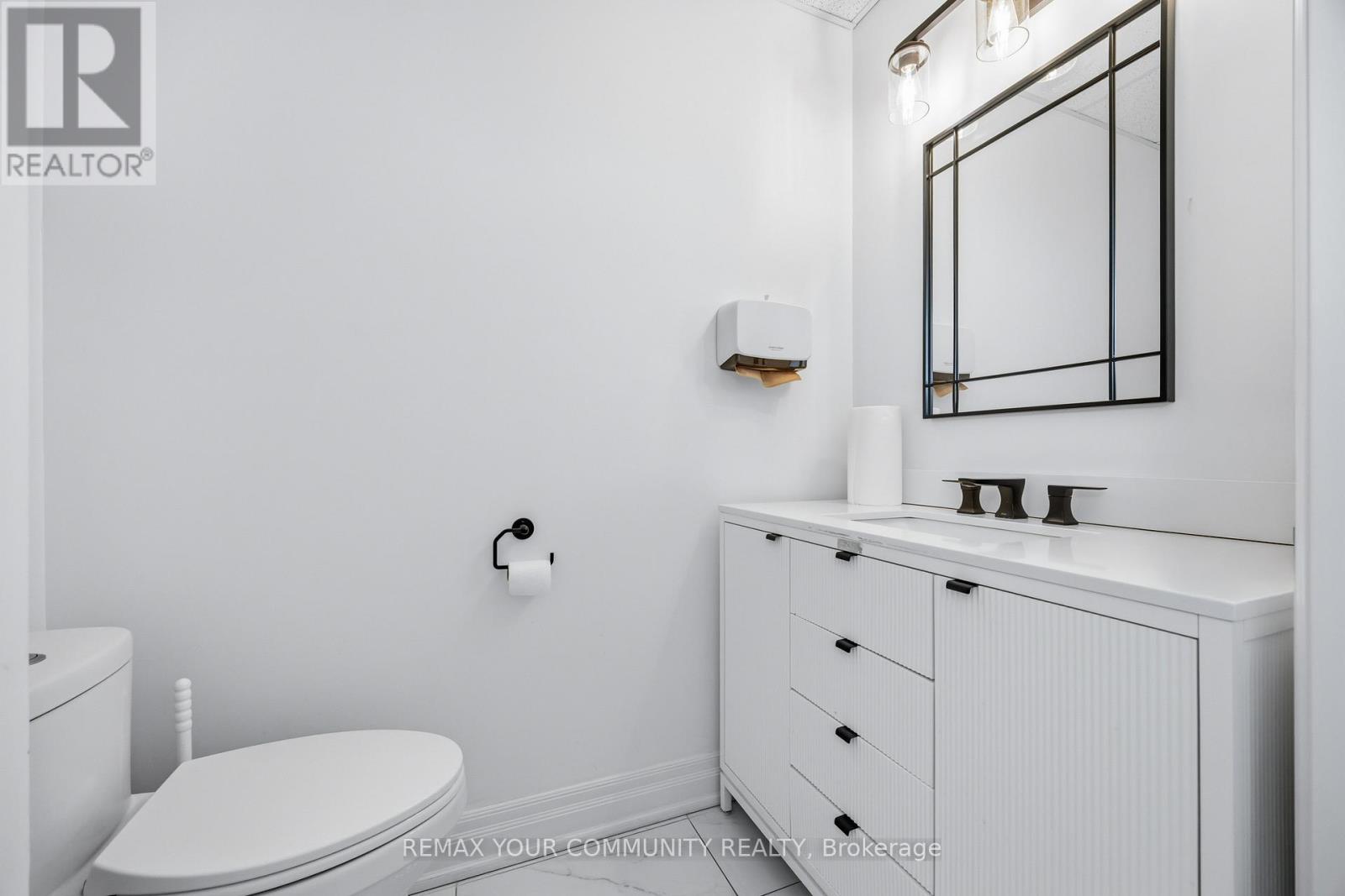 66 Centre Street, Markham, Ontario  L4J 1E9 - Photo 9 - N12775546