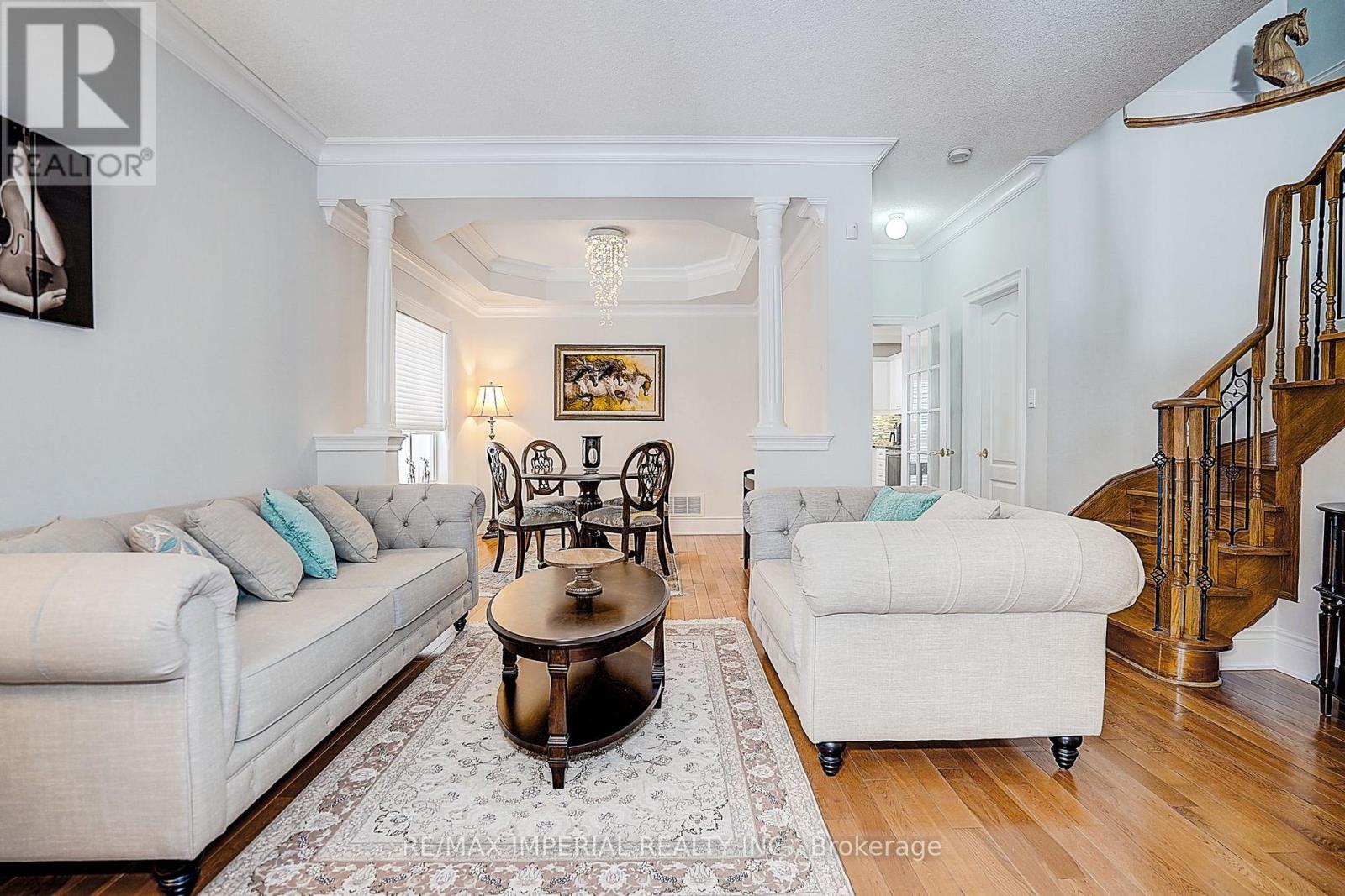 42 English Oak Drive, Richmond Hill, Ontario  L4E 3W2 - Photo 6 - N12775556